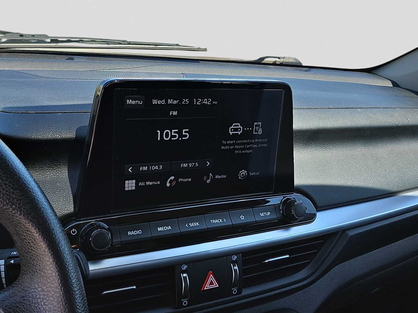 Thumbnail: 2022 Kia Forte - 24