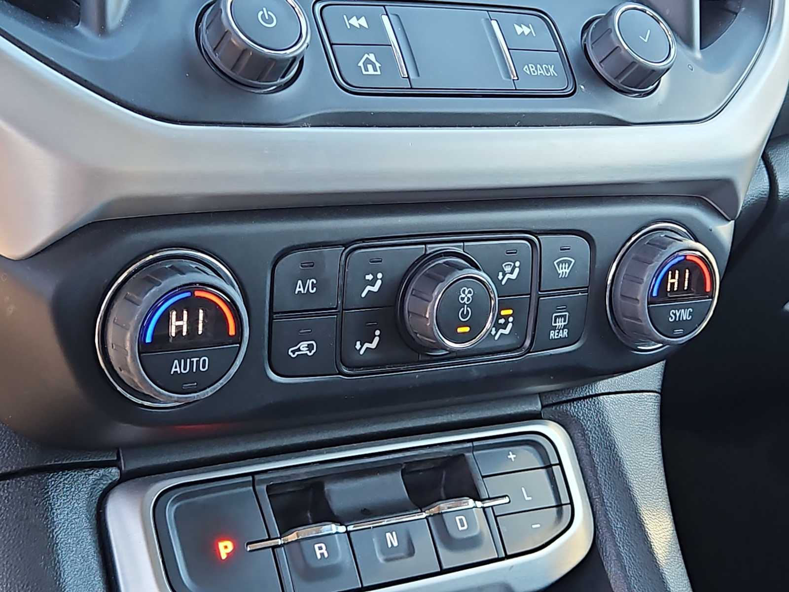 Thumbnail: 2023 GMC Acadia - 24