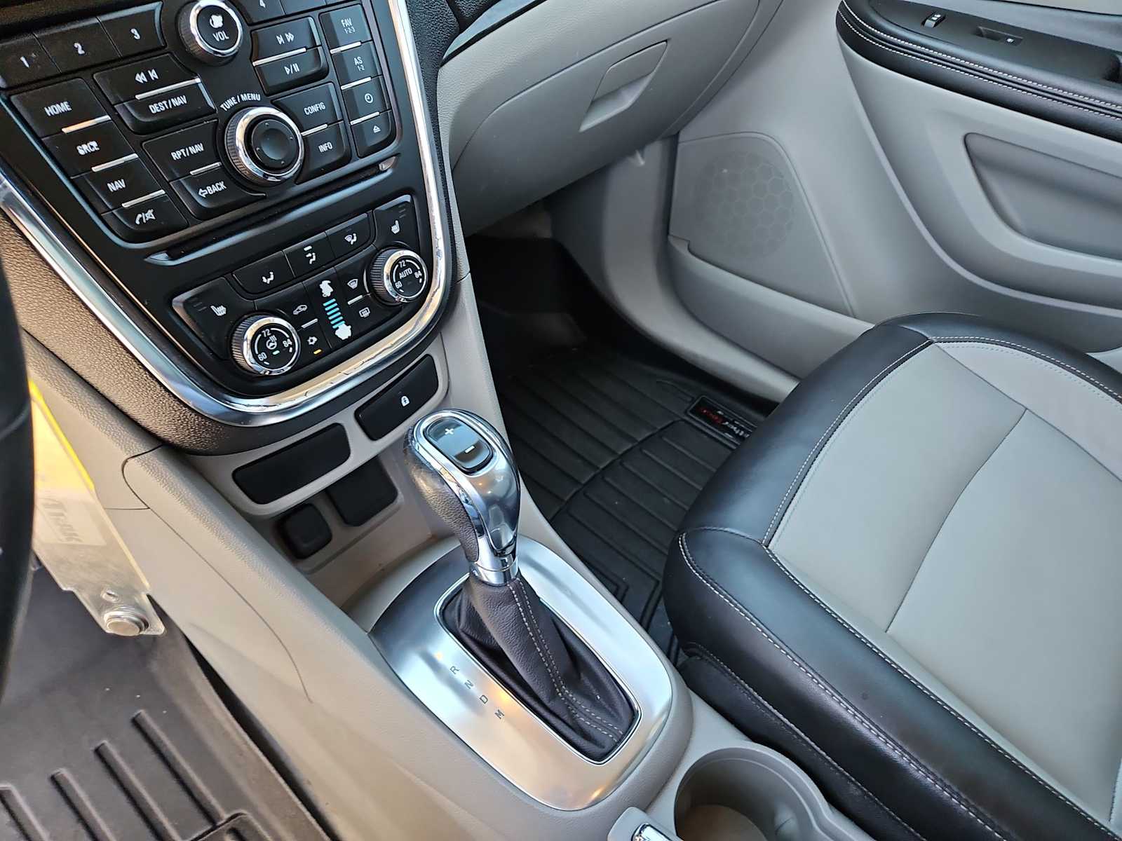 Thumbnail: 2014 Buick Encore - 24