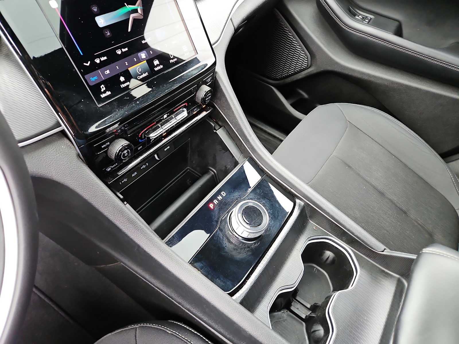 Thumbnail: 2024 Jeep Grand Cherokee L - 19