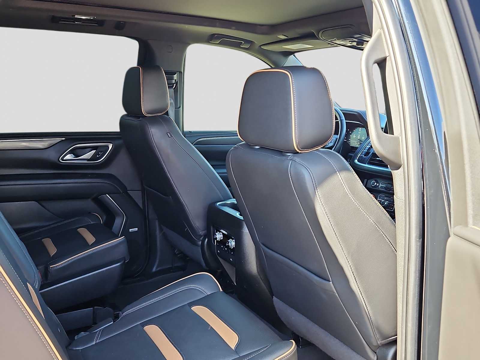 Thumbnail: 2022 GMC Yukon XL - 16