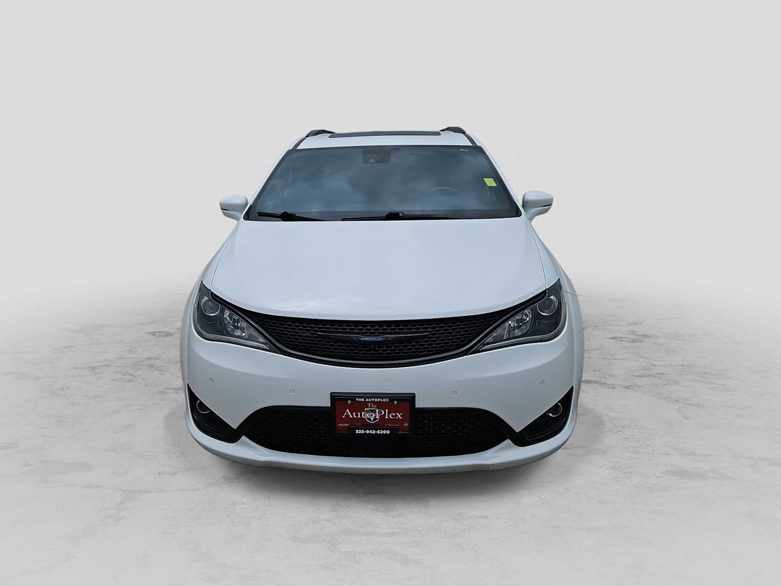 Thumbnail: 2020 Chrysler Pacifica - 3