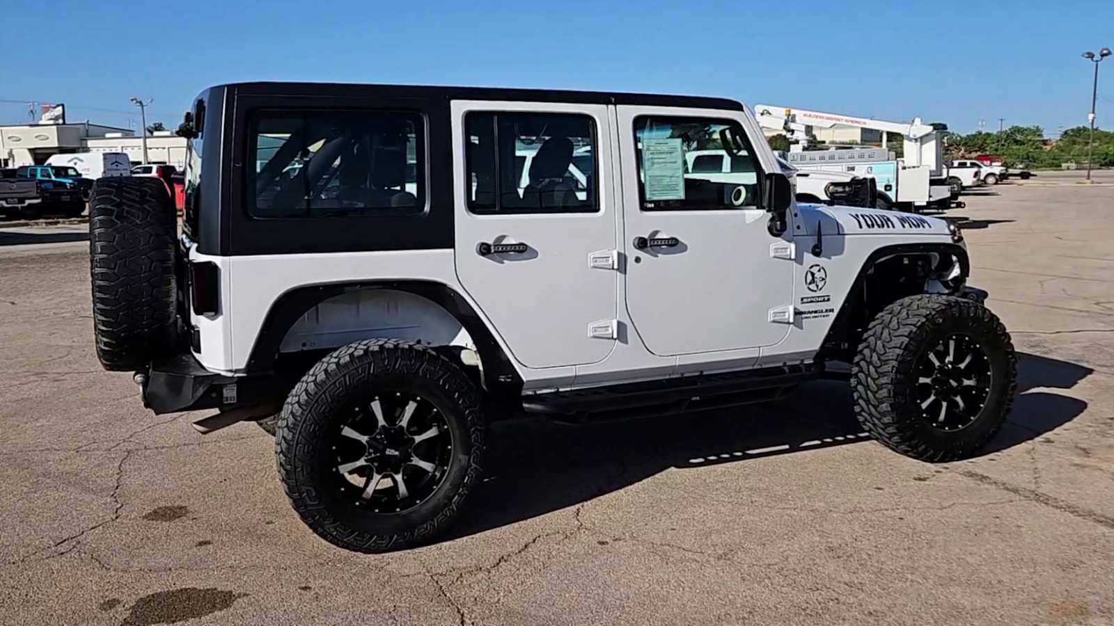 Thumbnail: 2017 Jeep Wrangler - 8