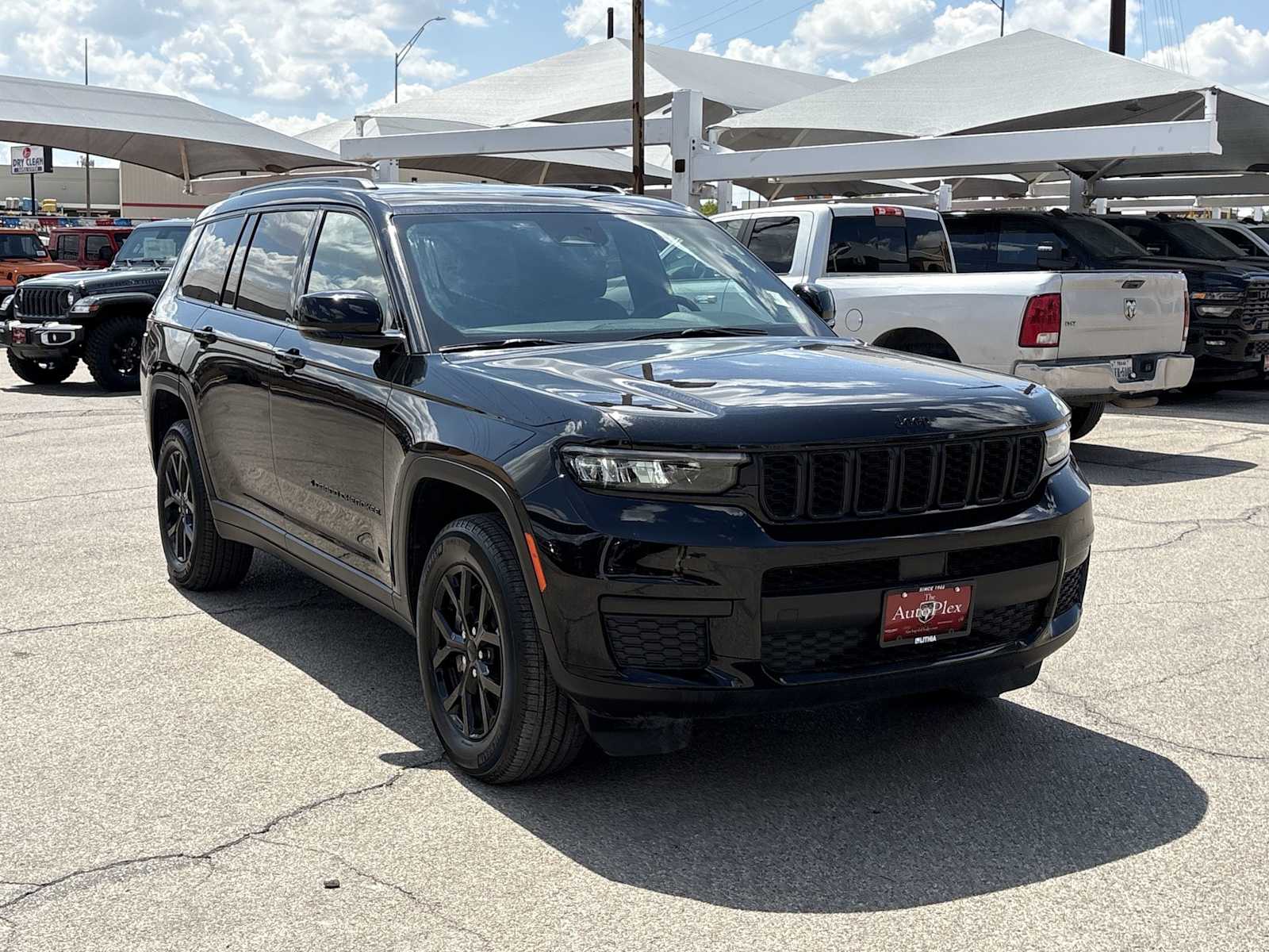 Thumbnail: 2024 Jeep Grand Cherokee L - 2