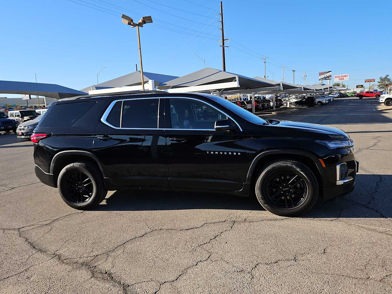 Thumbnail: 2022 Chevrolet Traverse - 9