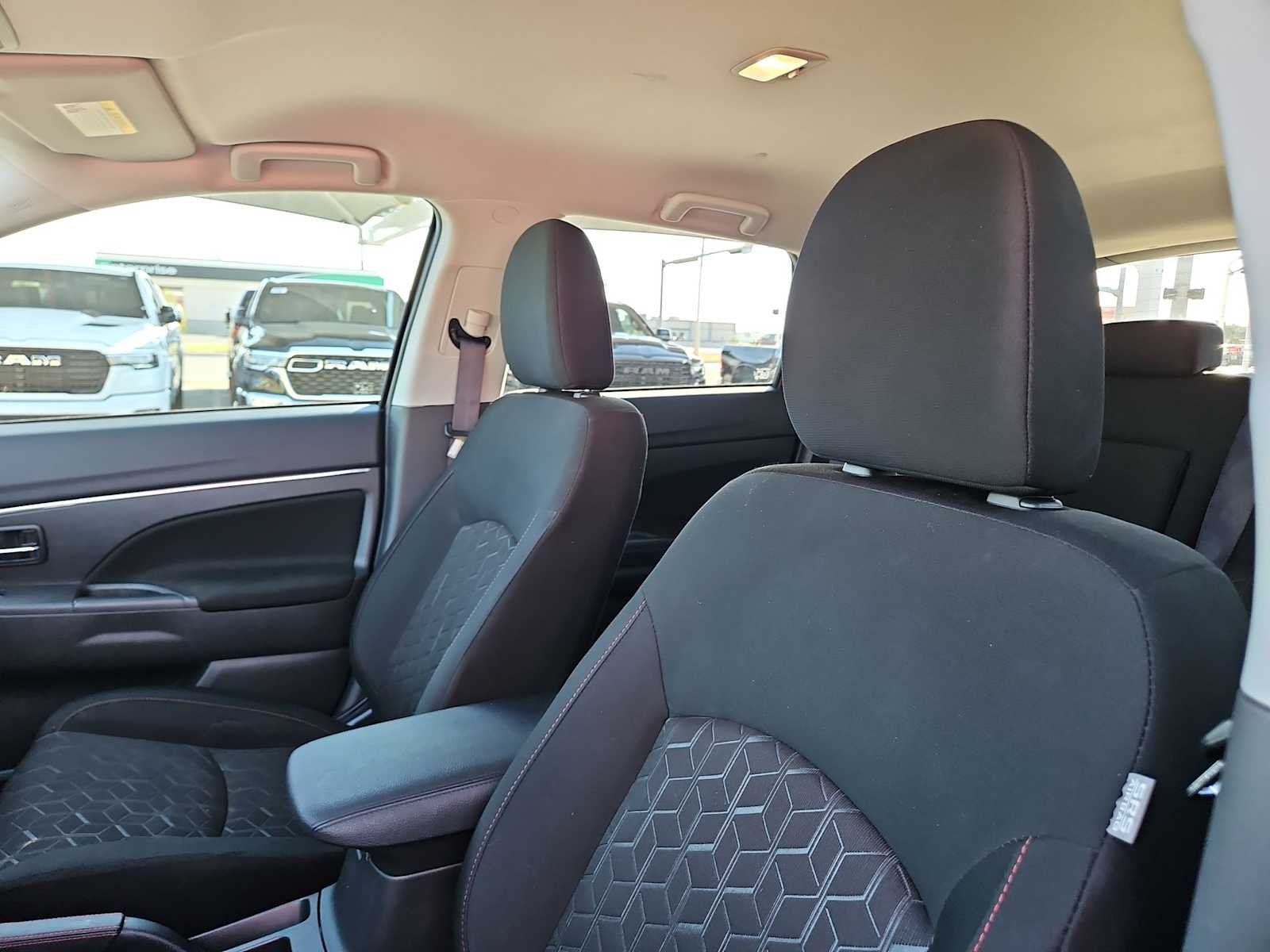 Thumbnail: 2024 Mitsubishi Outlander Sport - 18