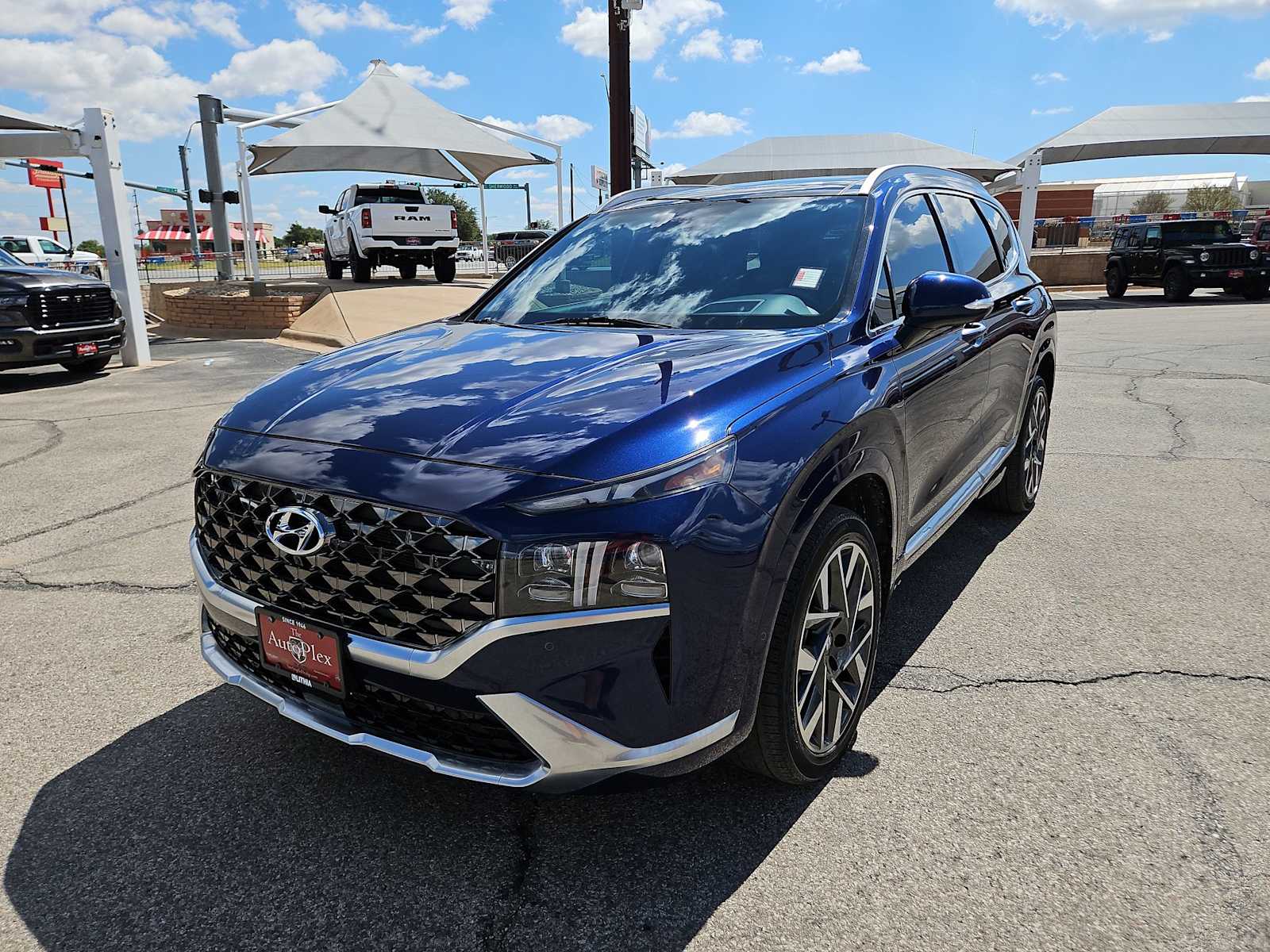 Thumbnail: 2022 Hyundai Santa Fe - 9