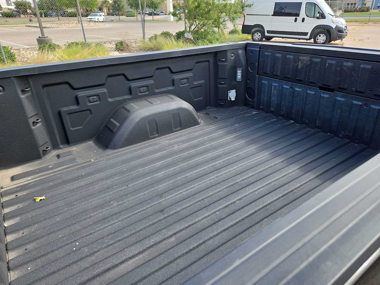 Thumbnail: 2021 Chevrolet Silverado 1500 - 27