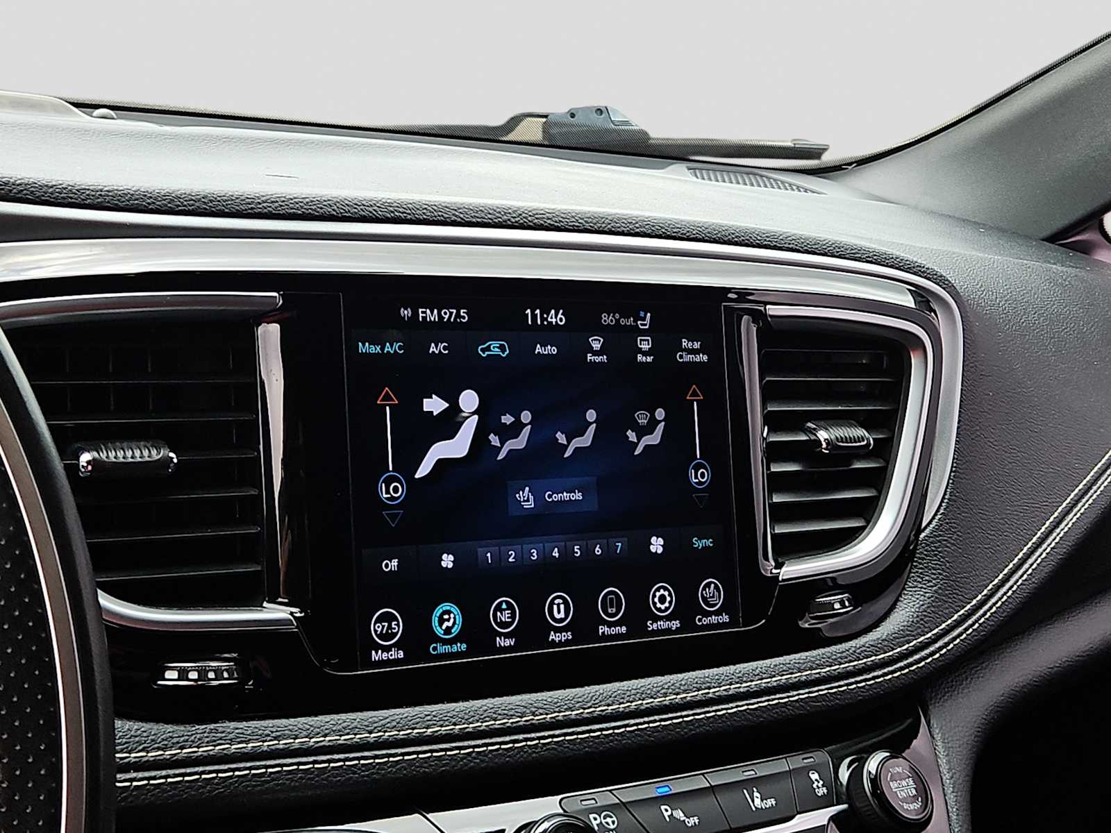Thumbnail: 2020 Chrysler Pacifica - 24