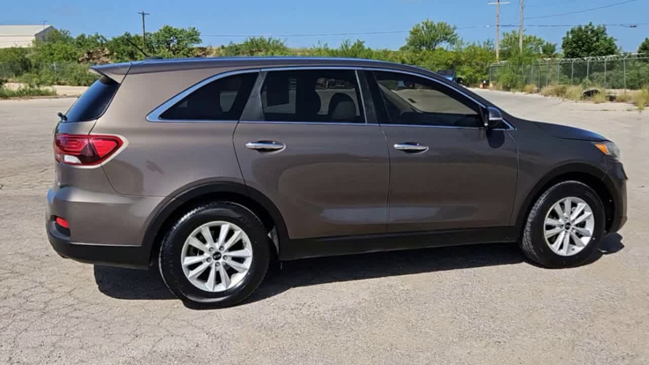 Thumbnail: 2019 Kia Sorento - 8