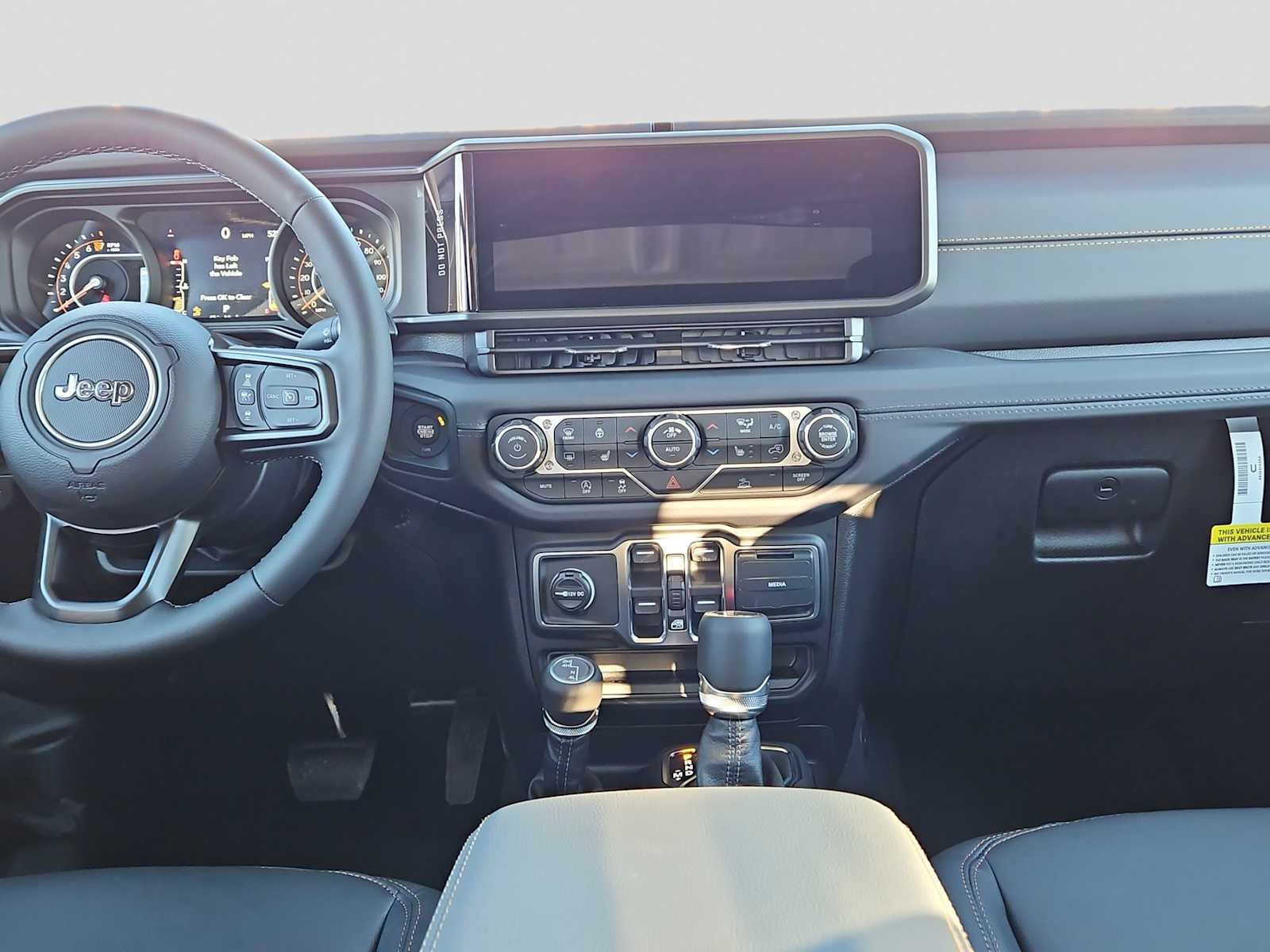 Thumbnail: 2026 Jeep Gladiator - 15
