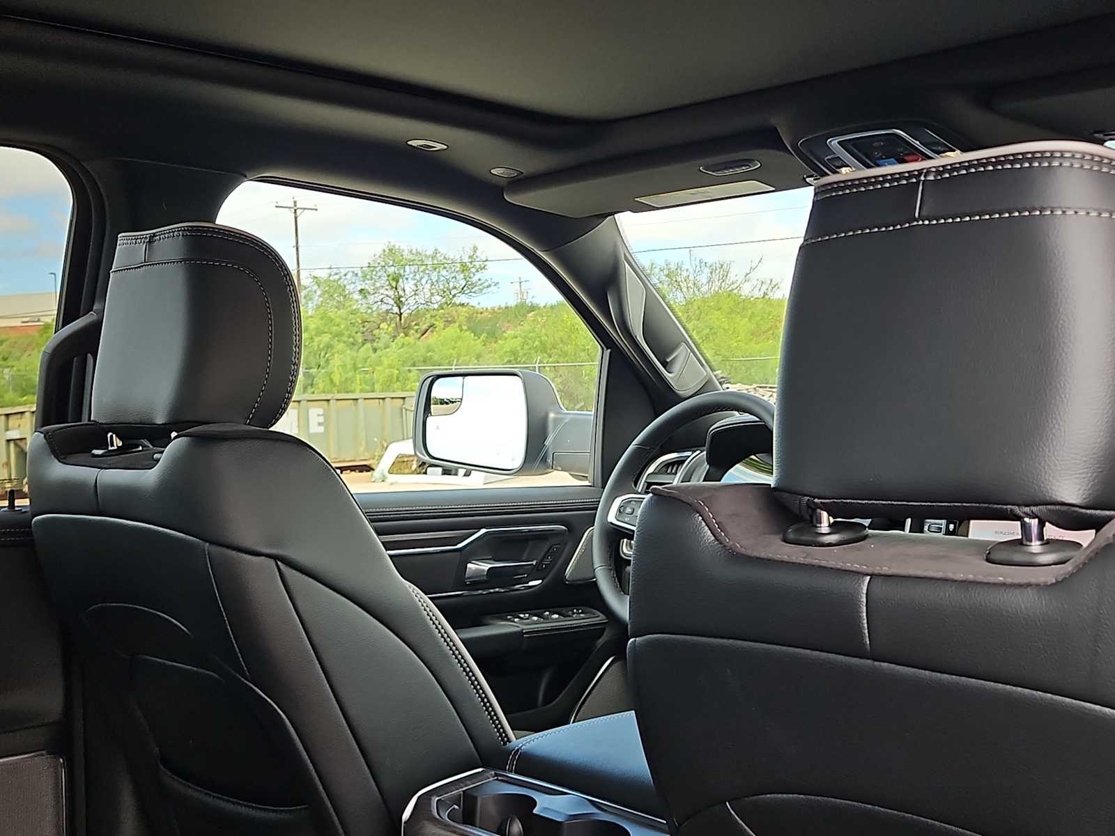 Thumbnail: 2026 RAM 1500 - 17