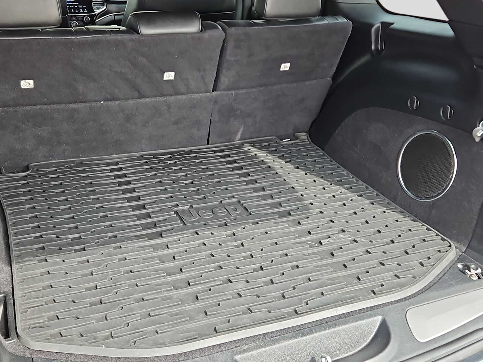 Thumbnail: 2021 Jeep Grand Cherokee - 23