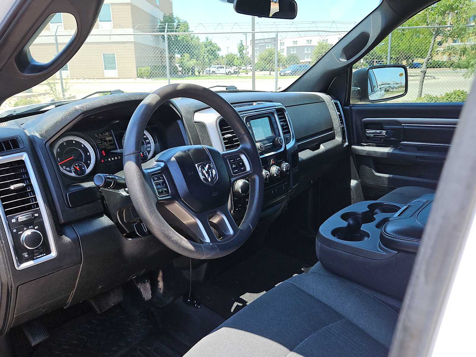 Thumbnail: 2021 RAM 1500 Classic - 10