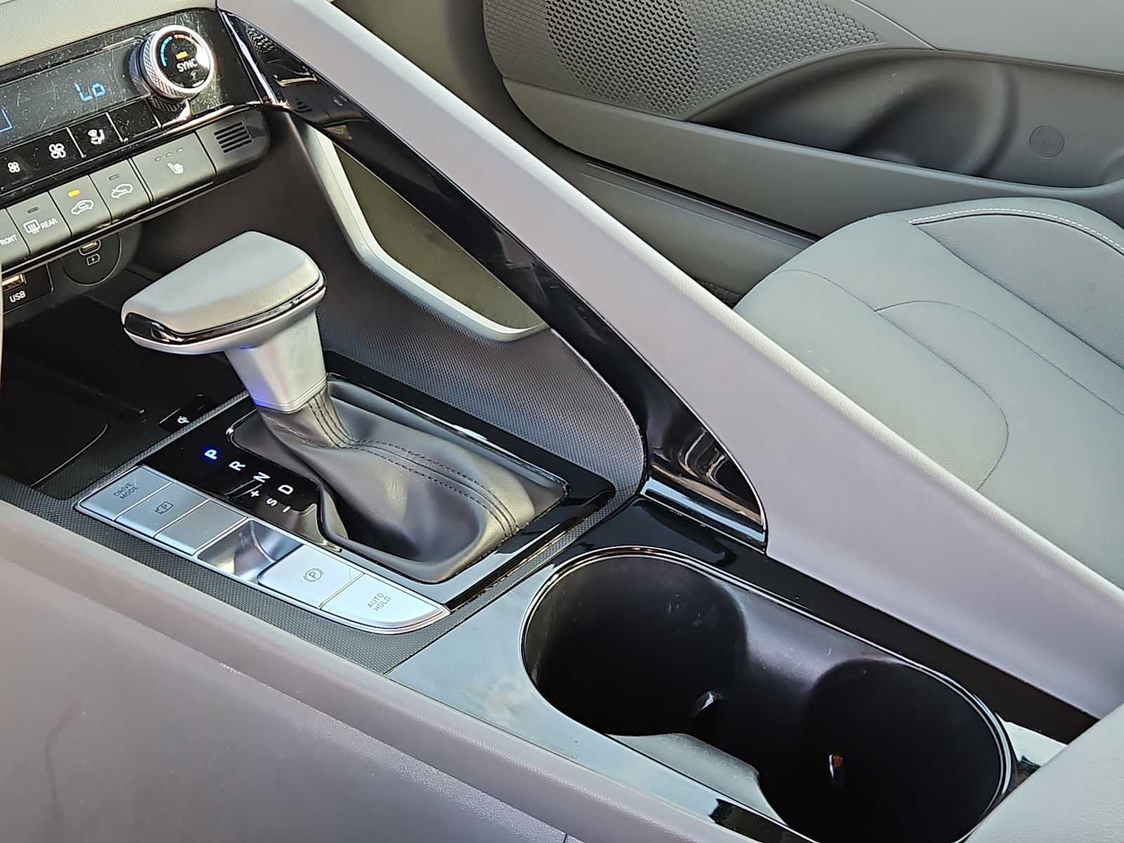 Thumbnail: 2025 Hyundai Elantra - 21