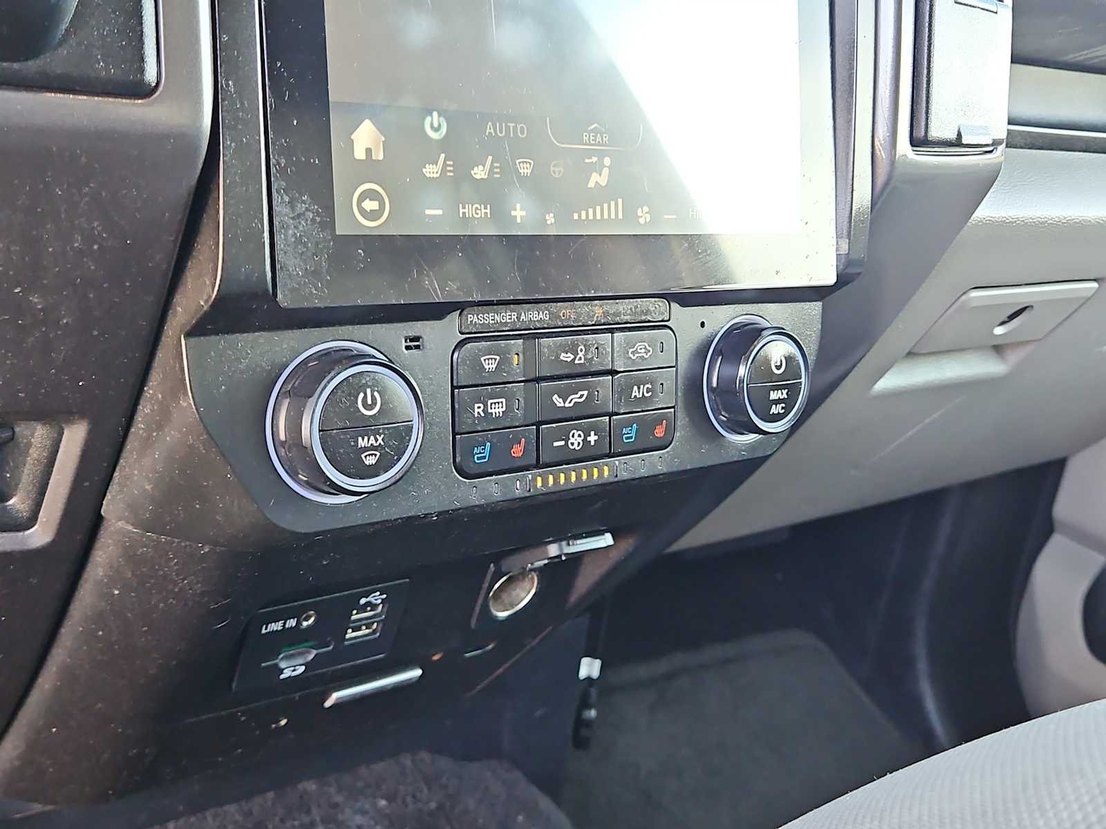 Thumbnail: 2015 Ford F-150 - 24