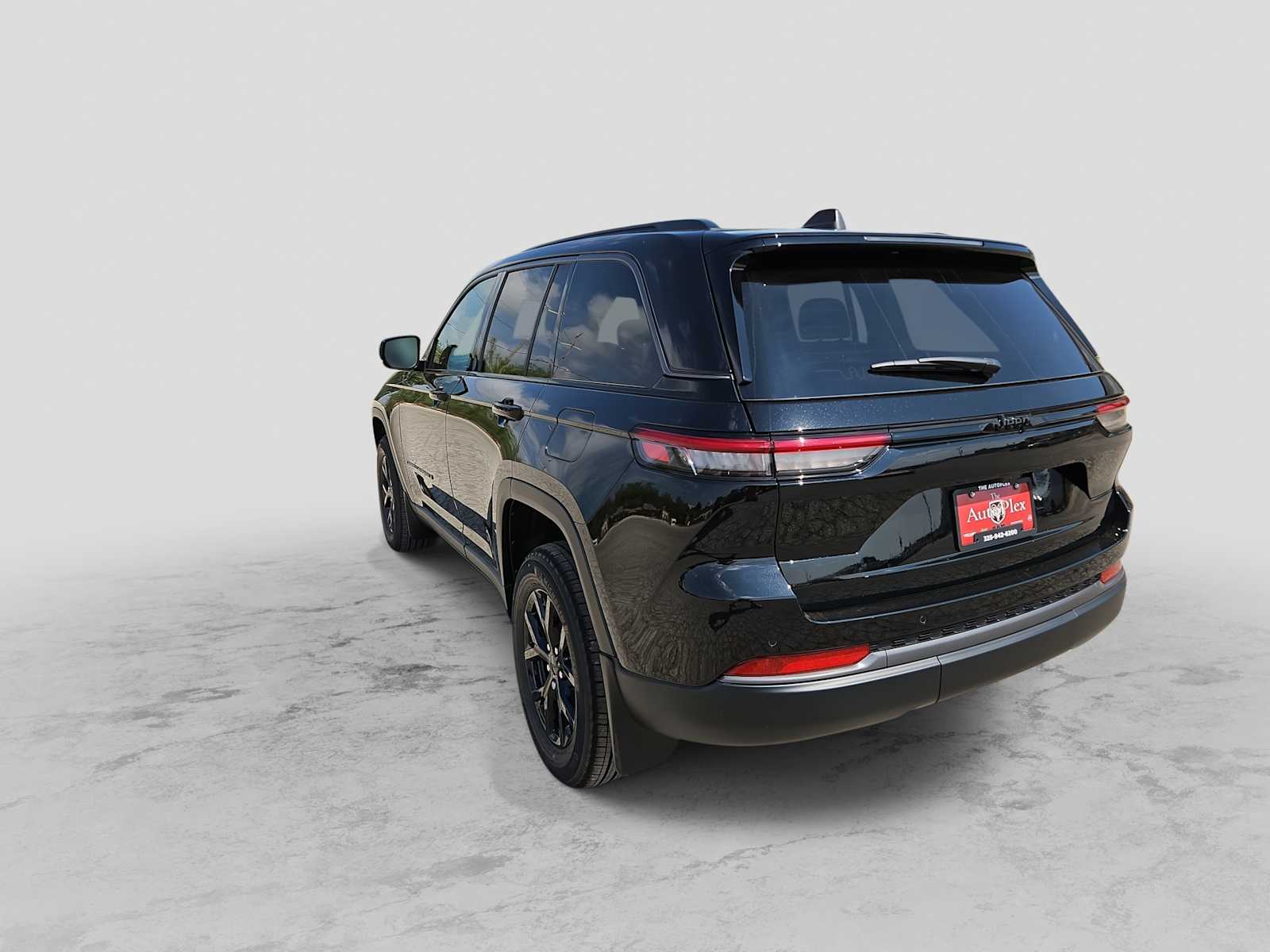 Thumbnail: 2026 Jeep Grand Cherokee - 6
