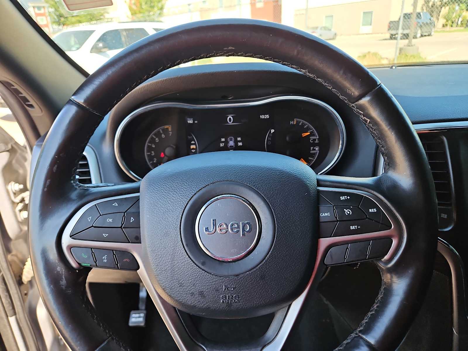 Thumbnail: 2020 Jeep Grand Cherokee - 23