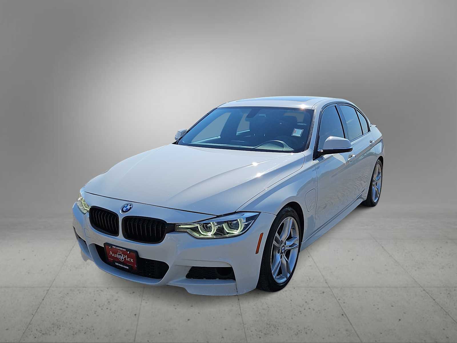 Thumbnail: 2018 BMW 3 Series - 1