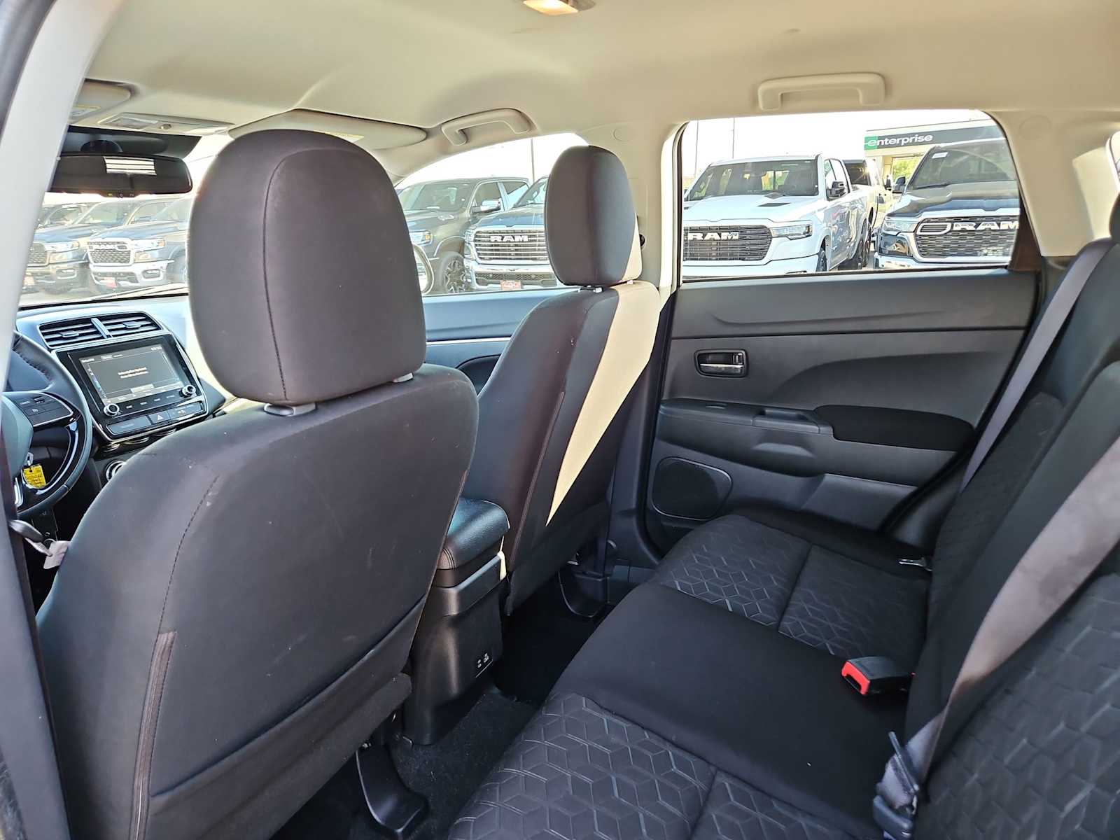 Thumbnail: 2024 Mitsubishi Outlander Sport - 14