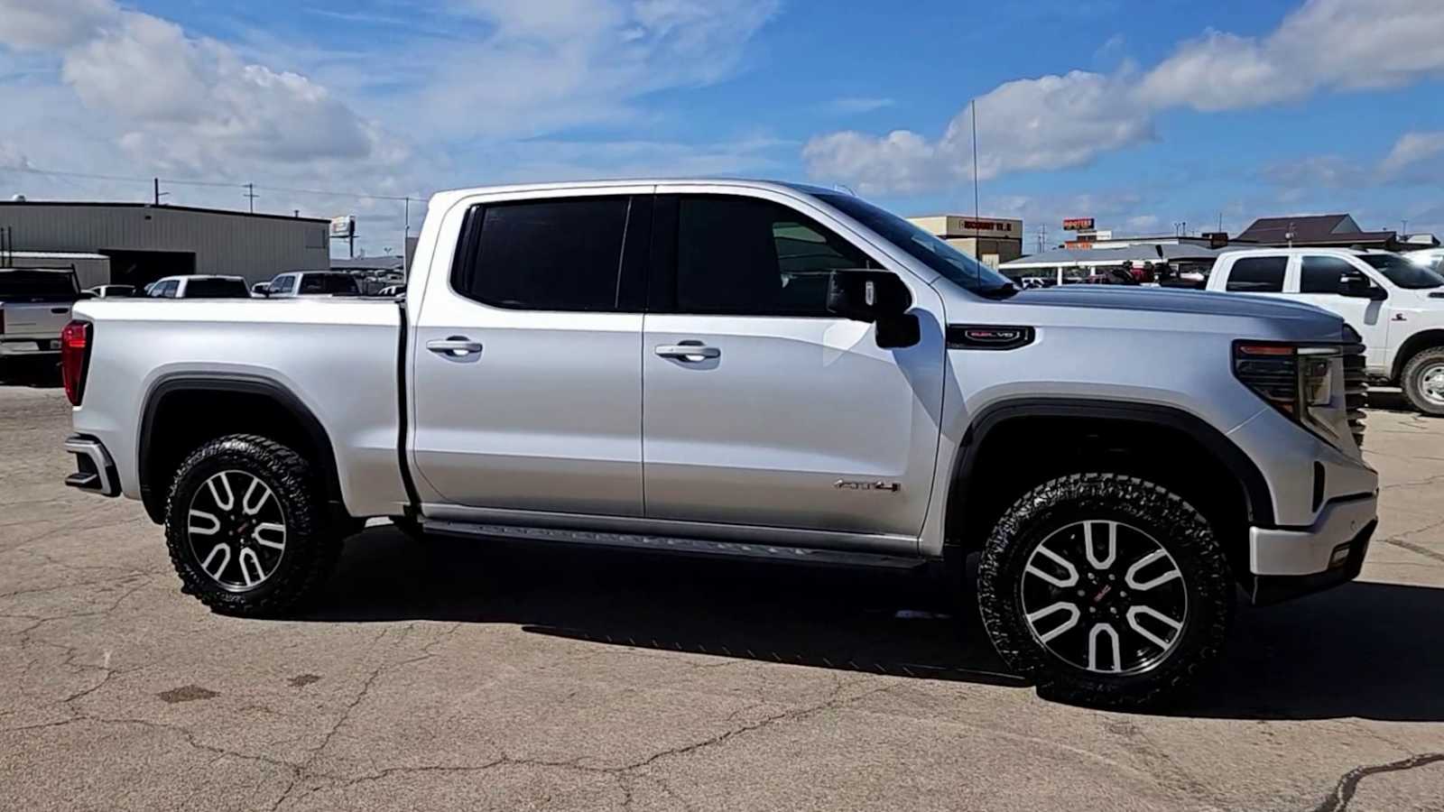 Thumbnail: 2022 GMC Sierra 1500 - 9