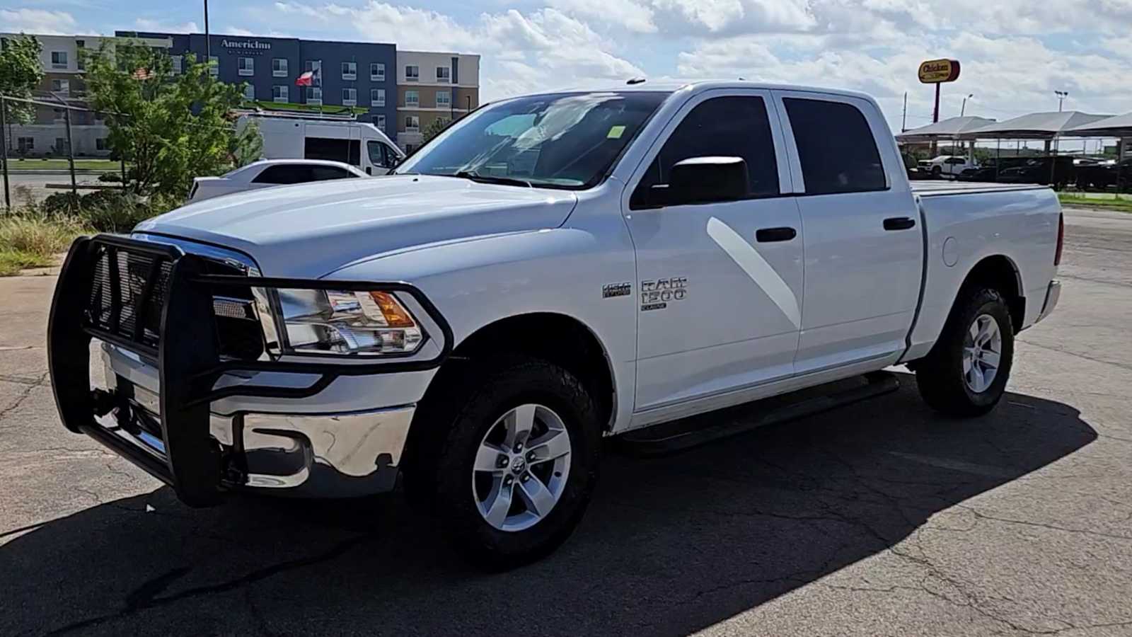 Thumbnail: 2022 RAM 1500 Classic - 4