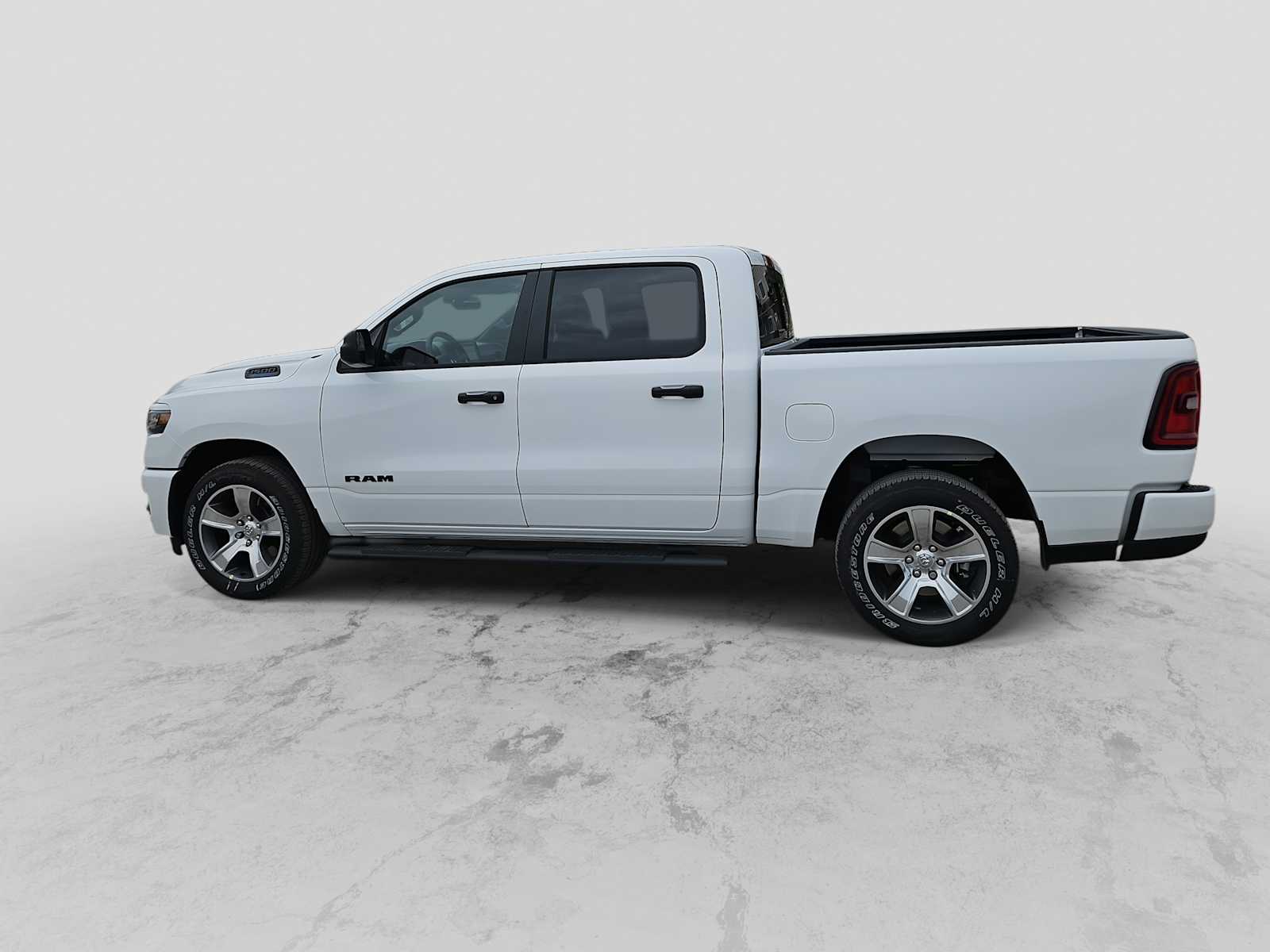 Thumbnail: 2026 RAM 1500 - 5