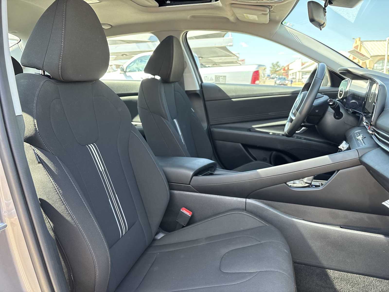 Thumbnail: 2025 Hyundai Elantra - 18