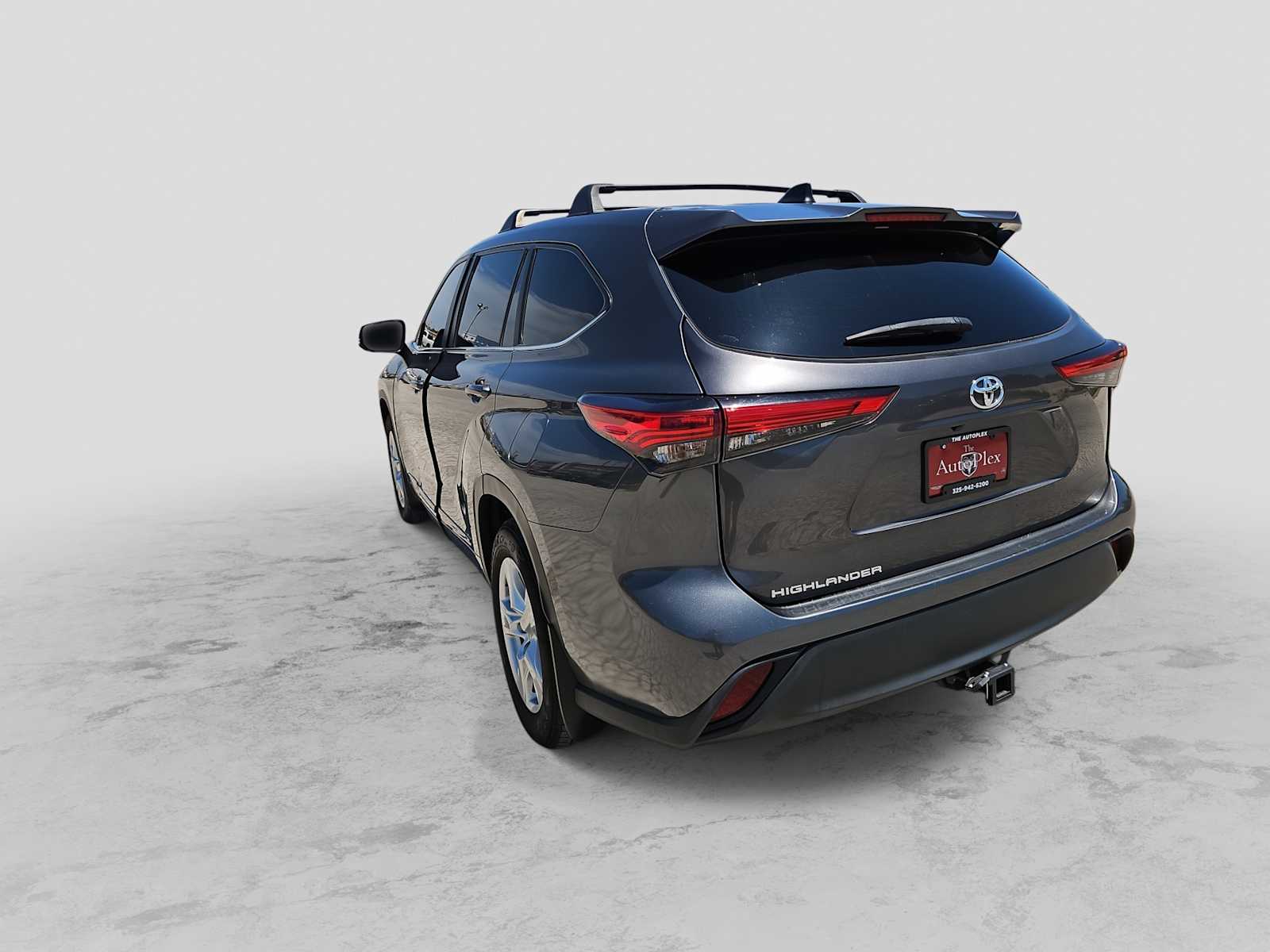 Thumbnail: 2023 Toyota Highlander - 6