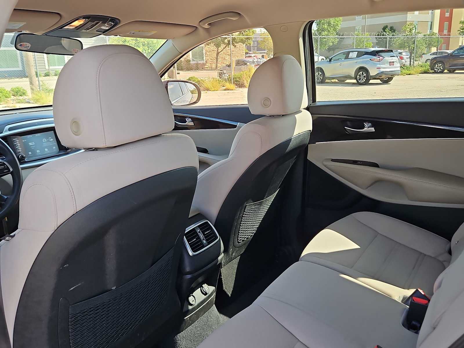 Thumbnail: 2019 Kia Sorento - 18