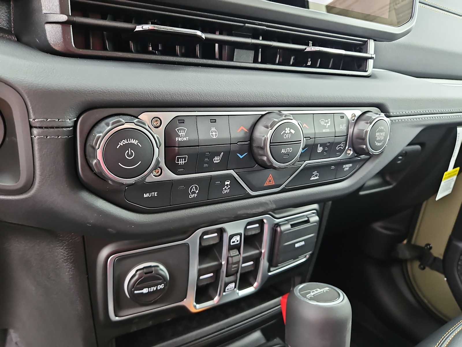 Thumbnail: 2026 Jeep Gladiator - 24