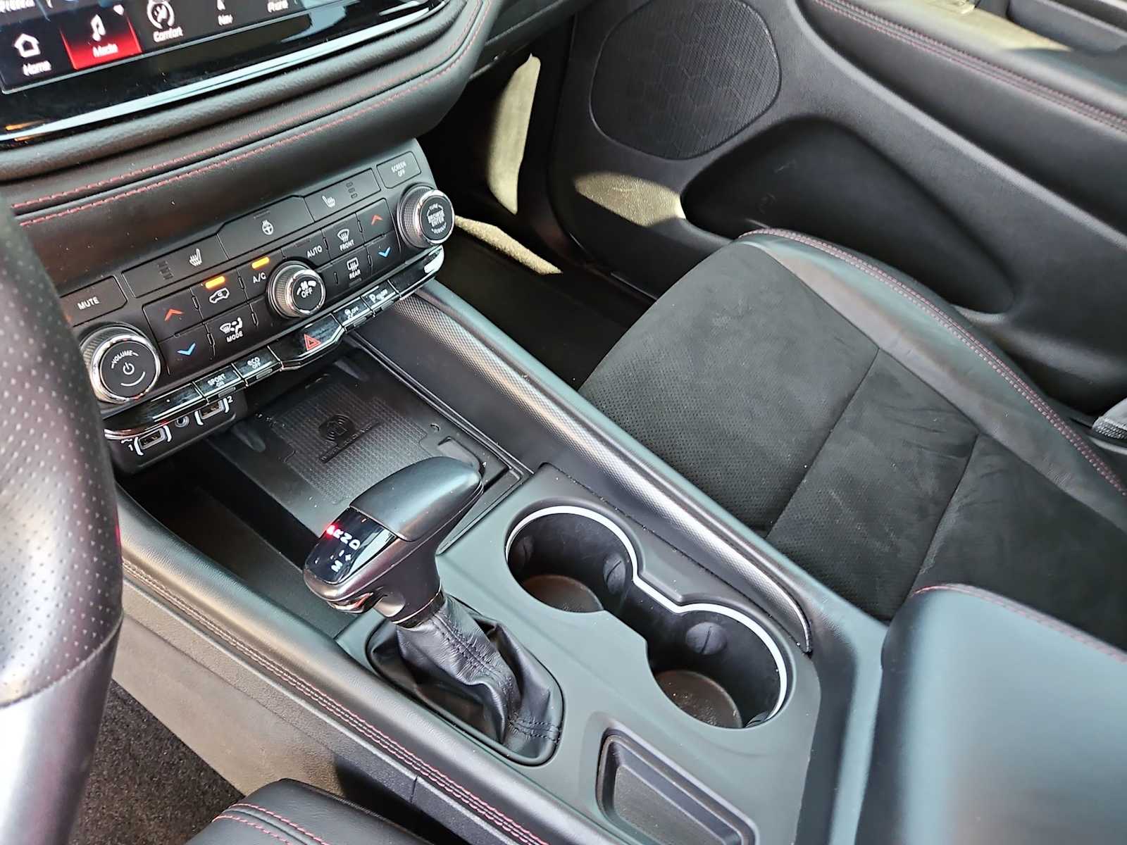 Thumbnail: 2021 Dodge Durango - 20