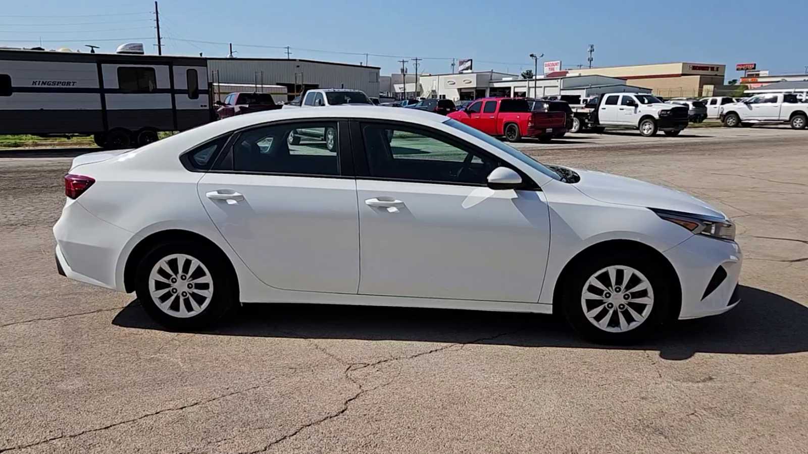 Thumbnail: 2024 Kia Forte - 9