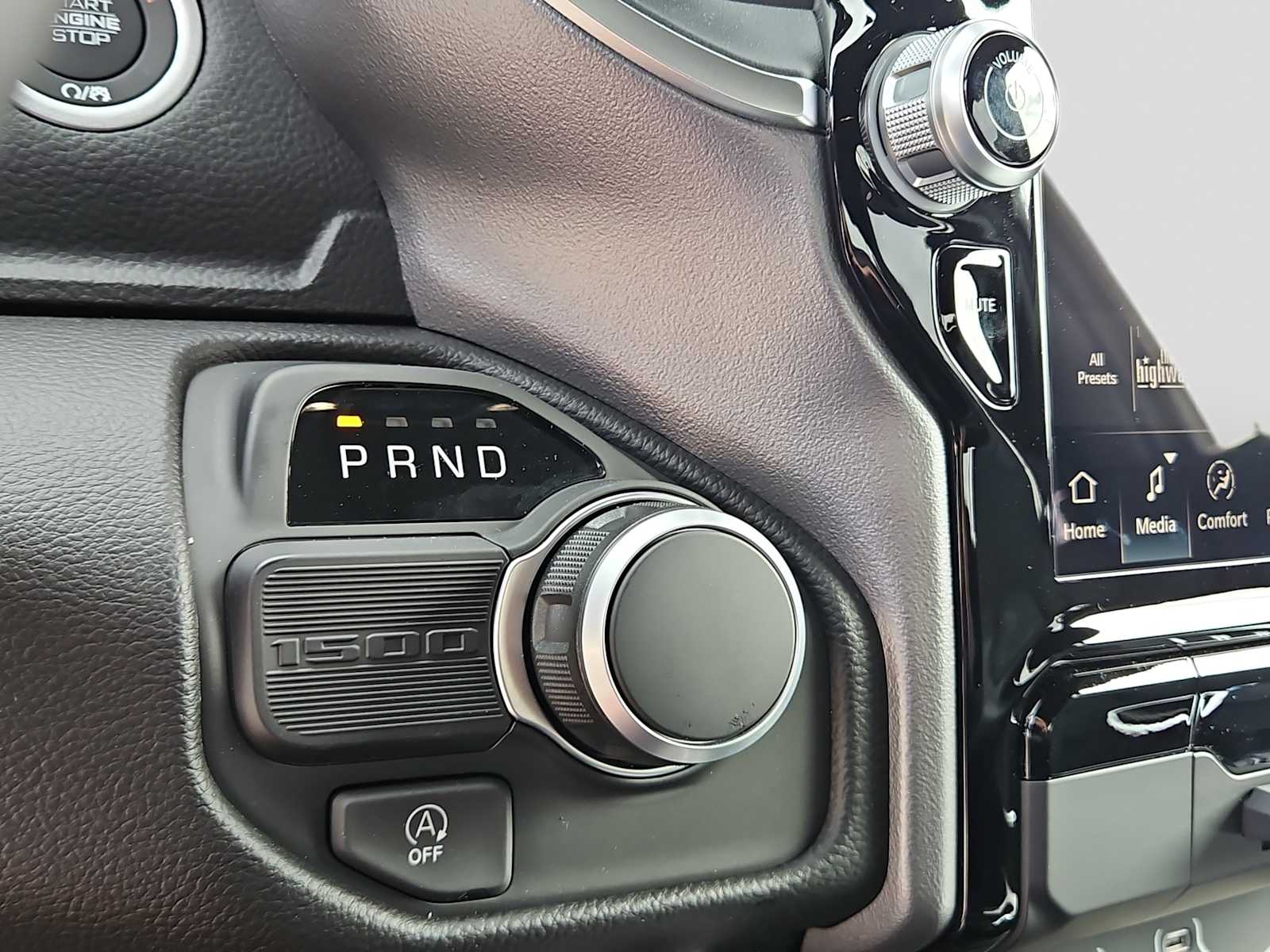 Thumbnail: 2026 RAM 1500 - 21