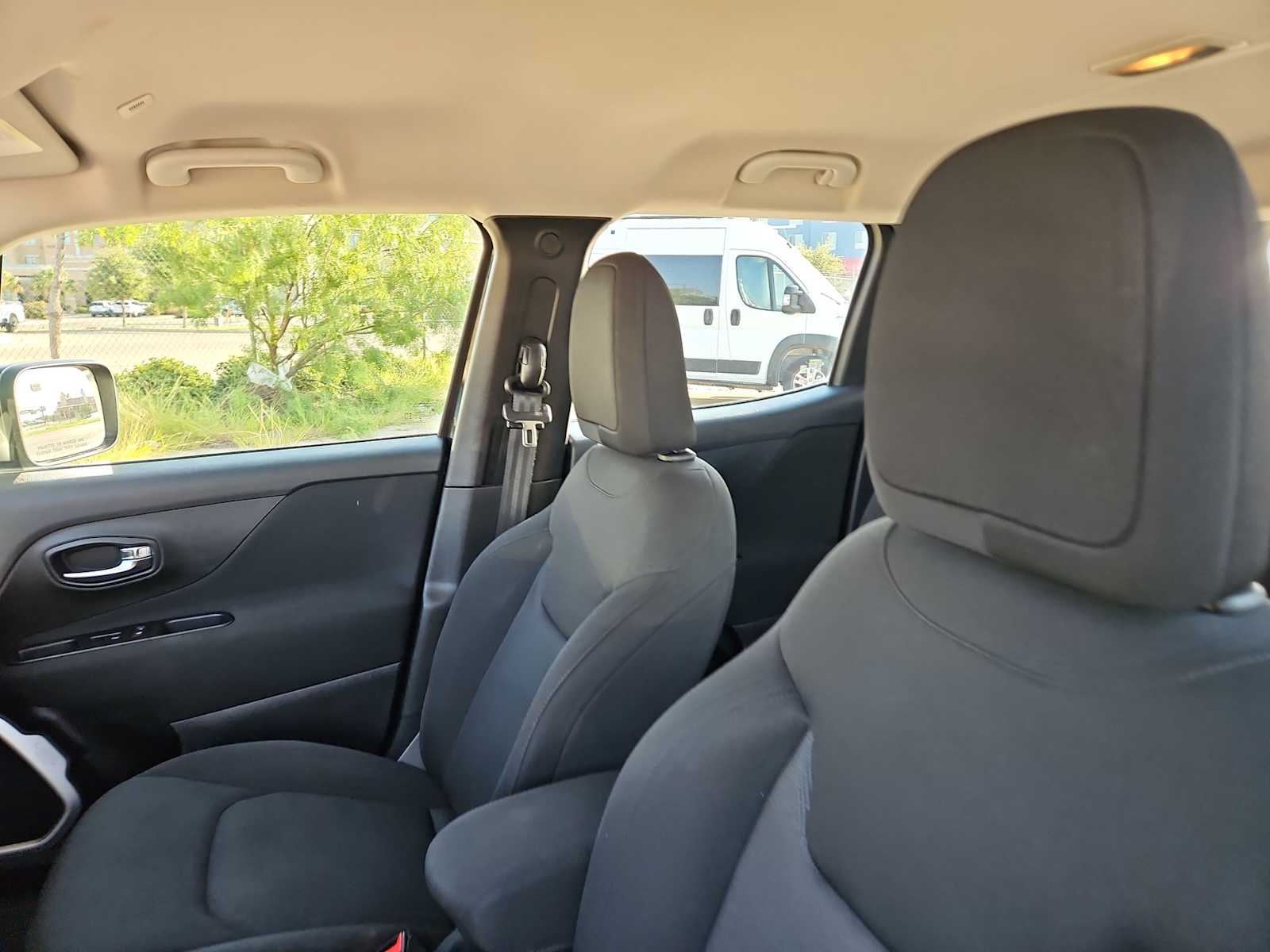 Thumbnail: 2020 Jeep Renegade - 22