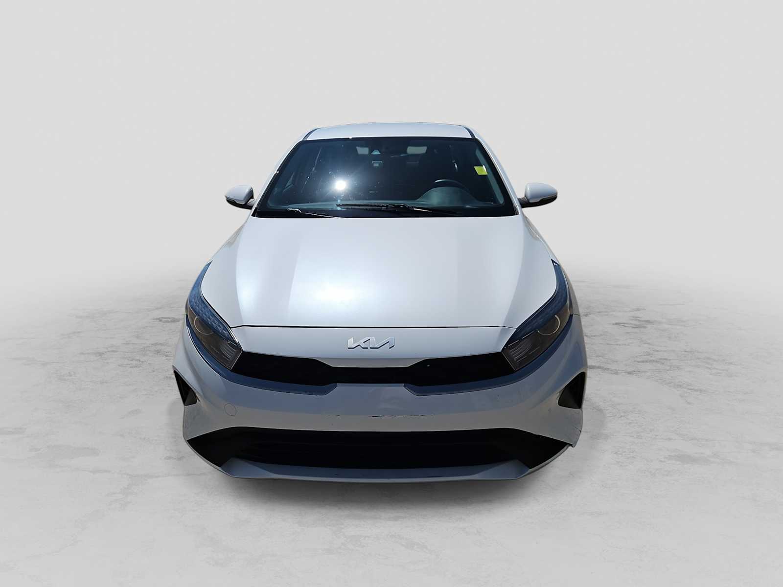 Thumbnail: 2022 Kia Forte - 3