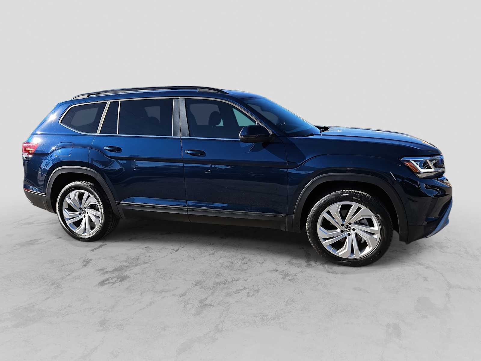 Thumbnail: 2023 Volkswagen Atlas - 9