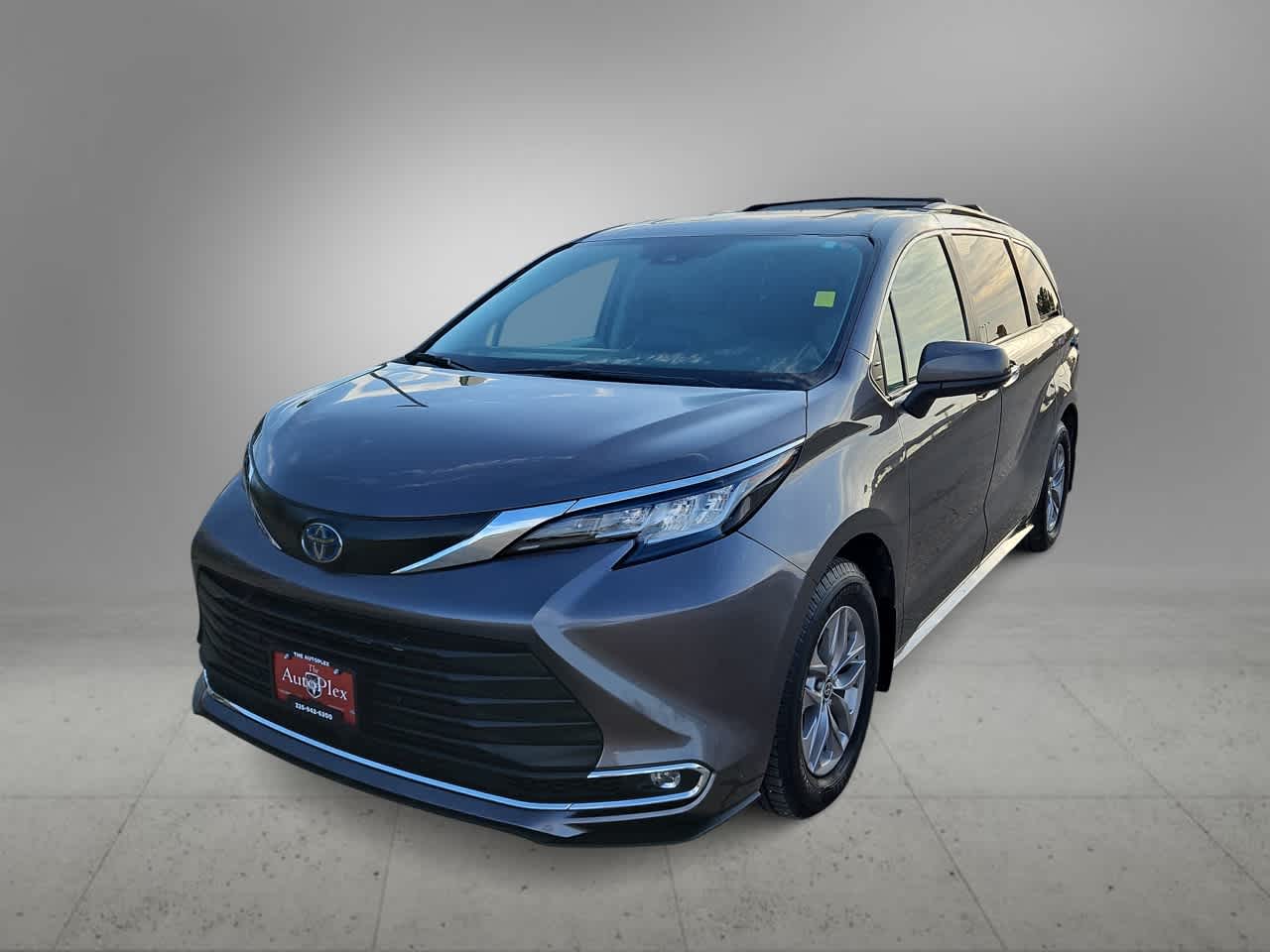 Thumbnail: 2022 Toyota Sienna - 1
