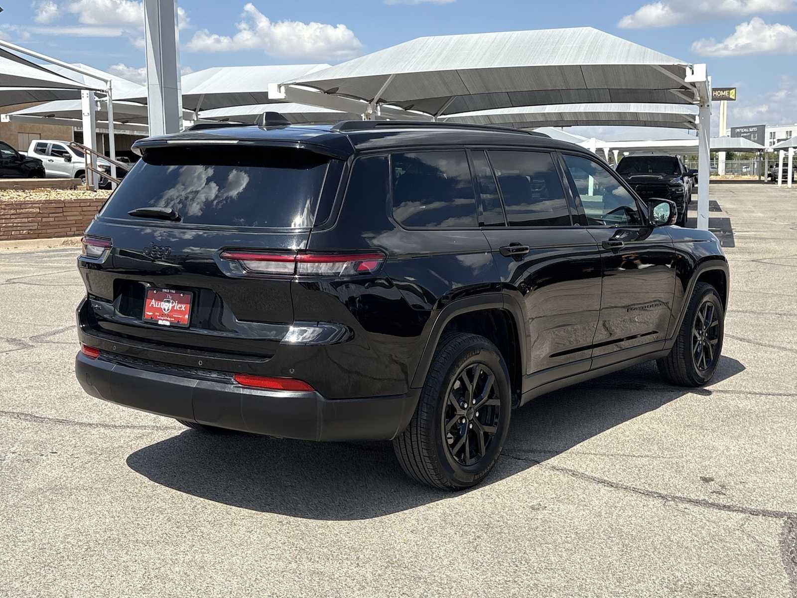 Thumbnail: 2024 Jeep Grand Cherokee L - 8