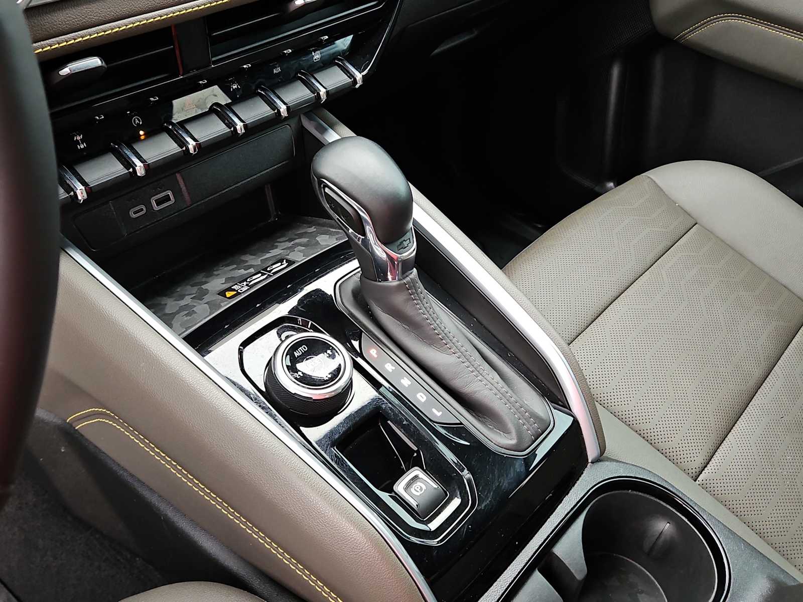 Thumbnail: 2024 Chevrolet Colorado - 20