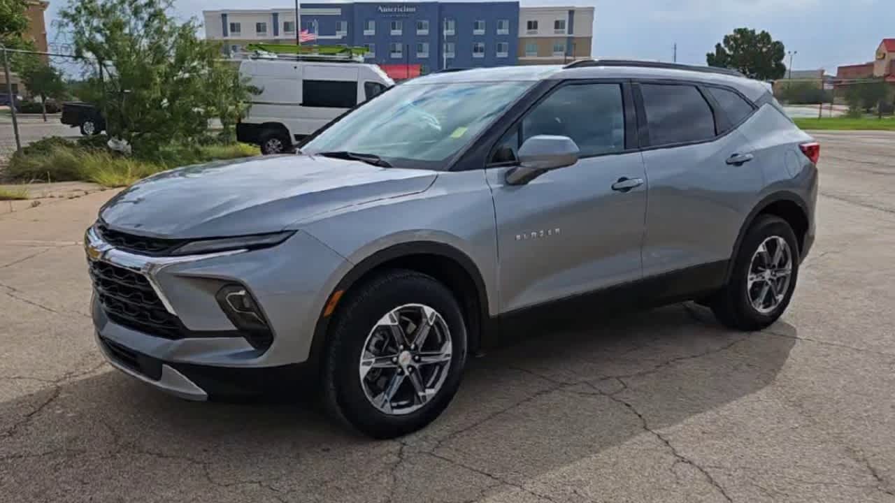 Thumbnail: 2023 Chevrolet Blazer - 4
