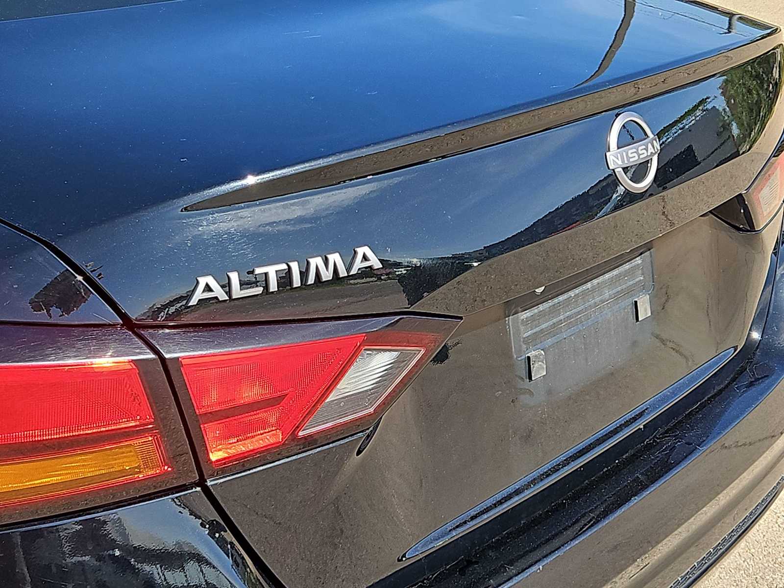 Thumbnail: 2023 Nissan Altima - 15