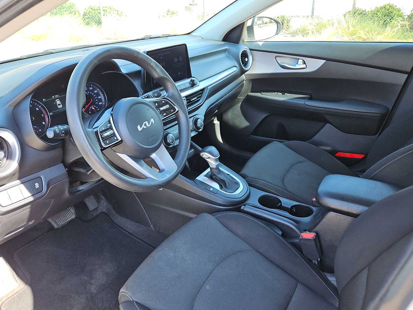 Thumbnail: 2024 Kia Forte - 10