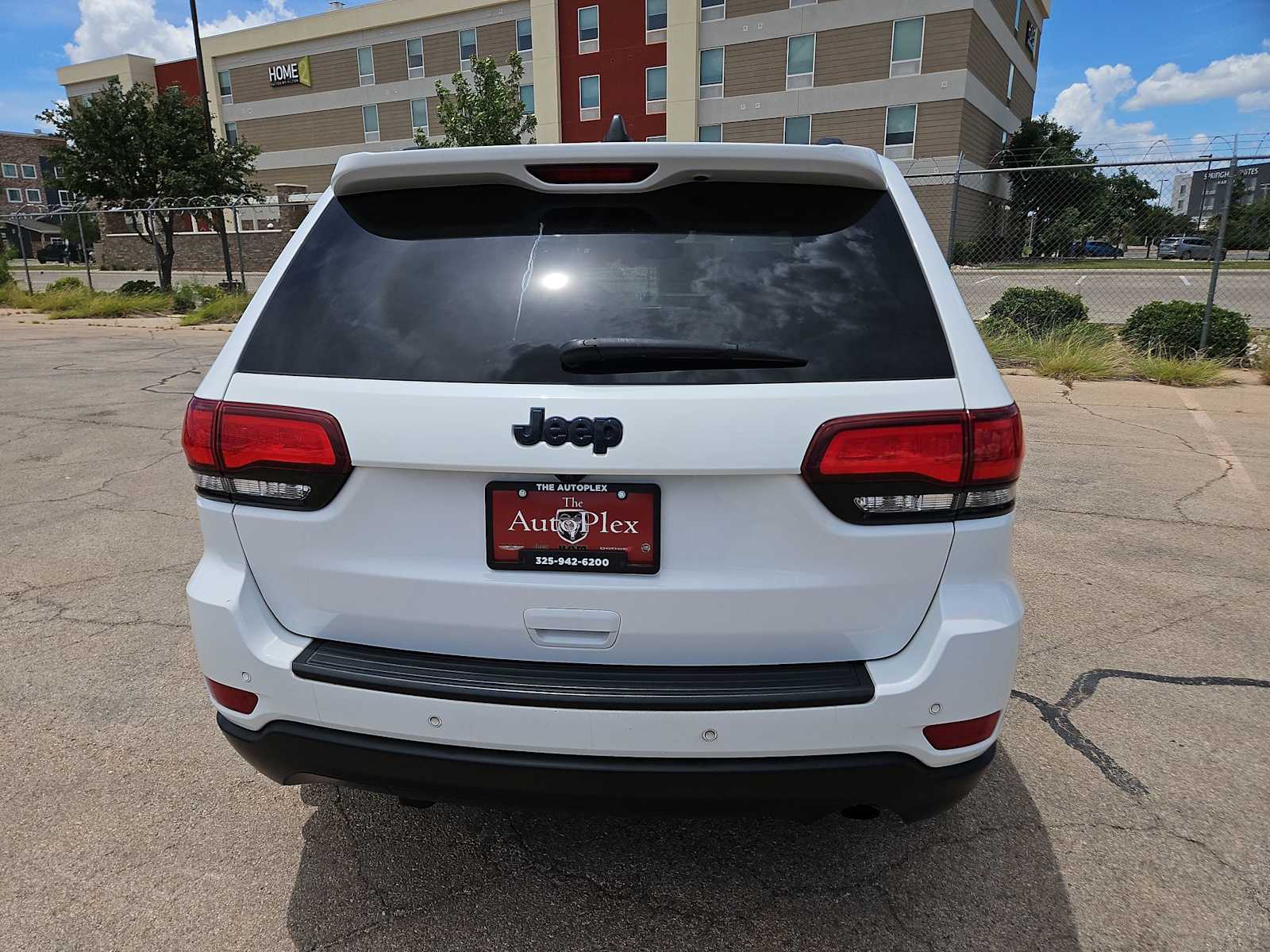 Thumbnail: 2020 Jeep Grand Cherokee - 13