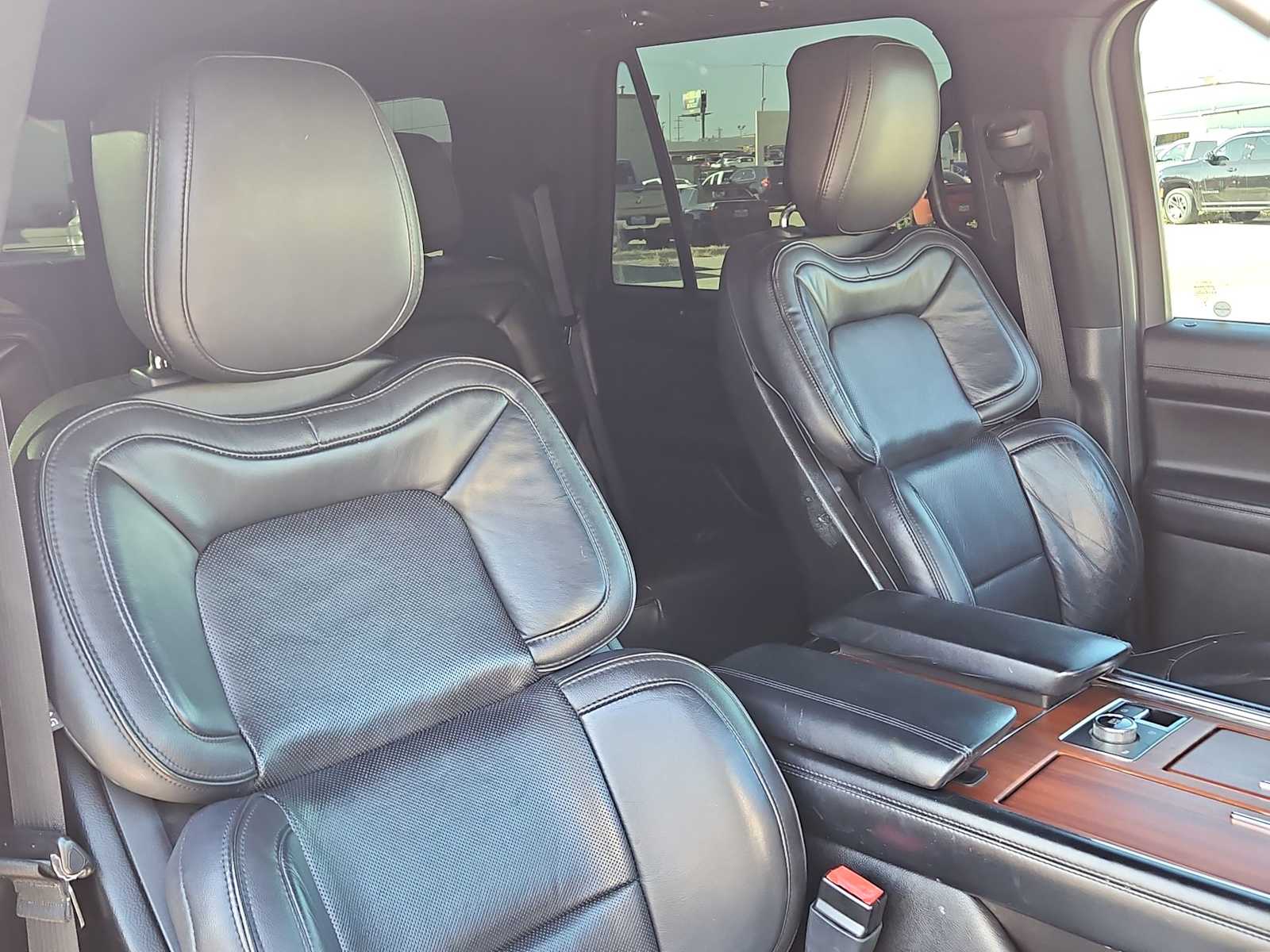 Thumbnail: 2018 Lincoln Navigator - 21