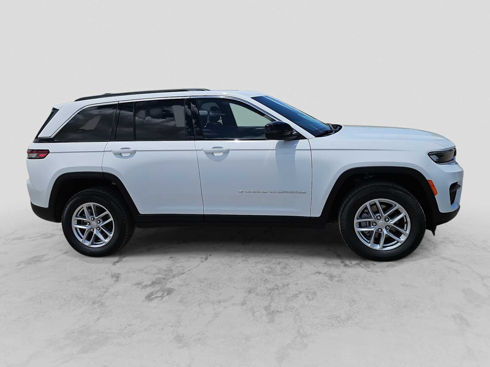 Thumbnail: 2026 Jeep Grand Cherokee - 9