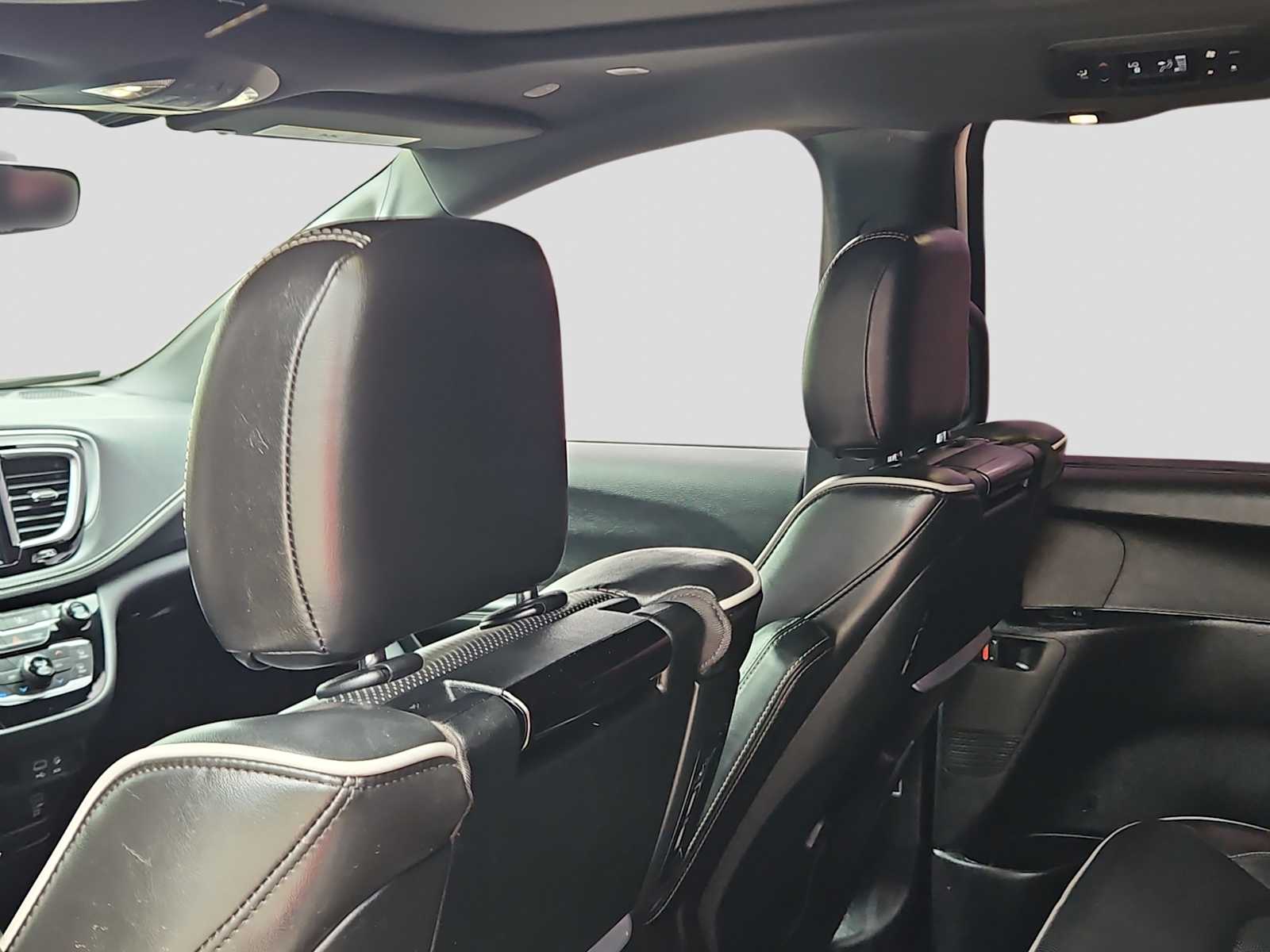 Thumbnail: 2020 Chrysler Pacifica - 16