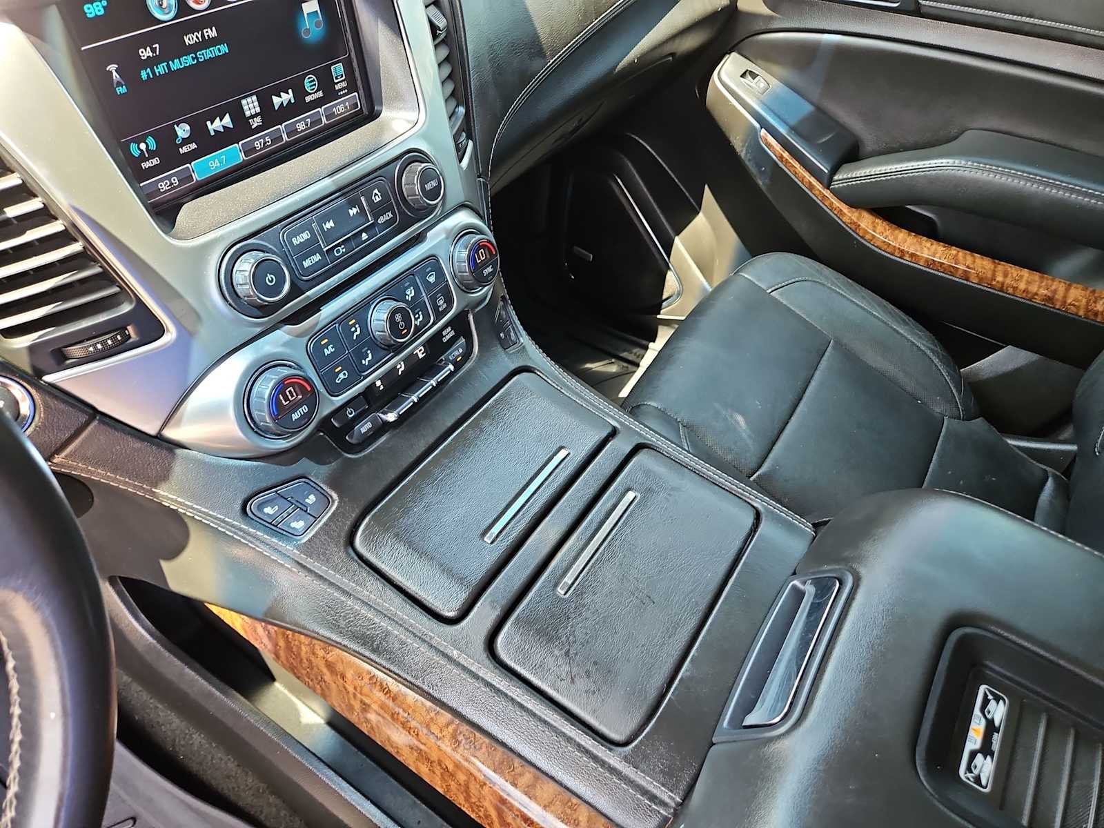 Thumbnail: 2017 Chevrolet Tahoe - 24