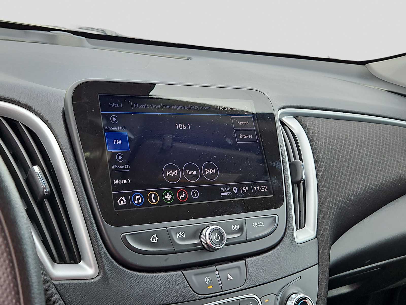 Thumbnail: 2024 Chevrolet Malibu - 22