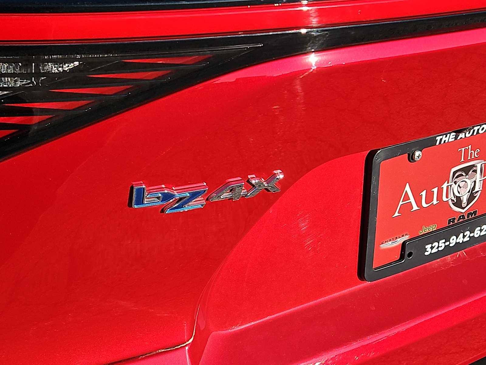 Thumbnail: 2024 Toyota bZ4X - 11